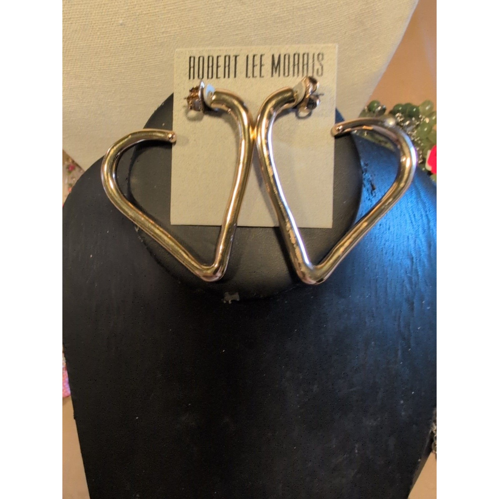 Robert Lee Morris Soho Gold Tone Heart Hoop Earrings 1.6” Nwt$48